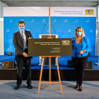 Eröffnung des neuen Dienstsitzes des StMB in Augsburgv.l.n.r.: Ministerpräsident Dr. Markus Söder, Bauministerin Kerstin Schreyer